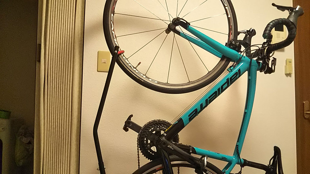 賃貸暮らしだからロードバイクの保管は縦置きスタンド ミノウラ Ds 800aki ブラック ディスプレイスタンド 使ってるよ サツロックバイシコー 賃貸暮らしだからロードバイクの保管は縦置きスタンド ミノウラ Ds 800aki ブラック ディスプレイスタンド 使ってるよ サツロックバイシコー